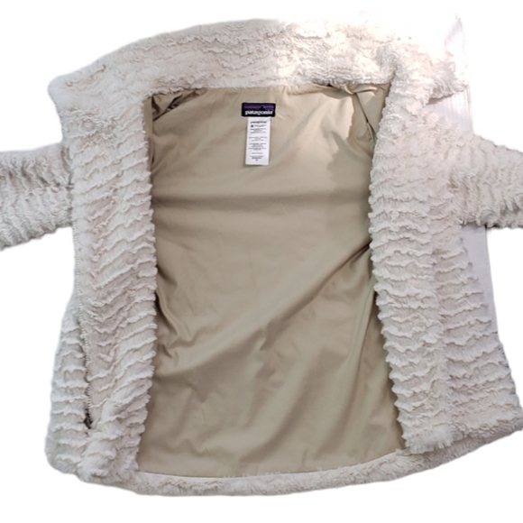 COPY - 🎉HP🎉Patagonia Pelage Fleece Jacket in Raw Linen - Picture 13 of 14